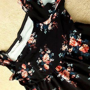 Torrid Size 2x Black Floral Babydoll Top